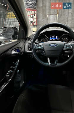 Хэтчбек Ford Focus 2017 в 