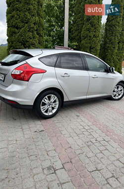 Хетчбек Ford Focus 2011 в 
