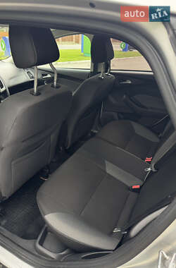 Хетчбек Ford Focus 2011 в 