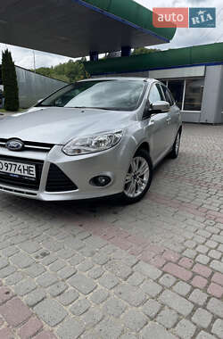 Хетчбек Ford Focus 2011 в 