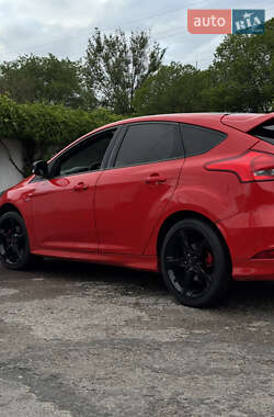 Хэтчбек Ford Focus 2016 в Запорожье