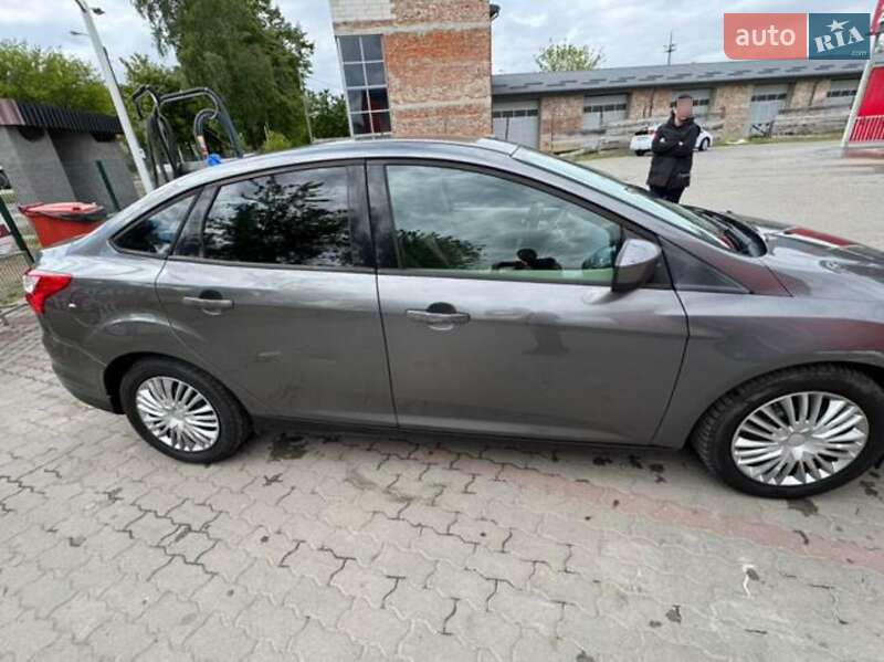 Седан Ford Focus 2011 в Калуше