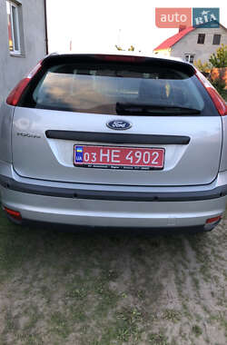 Хэтчбек Ford Focus 2005 в 