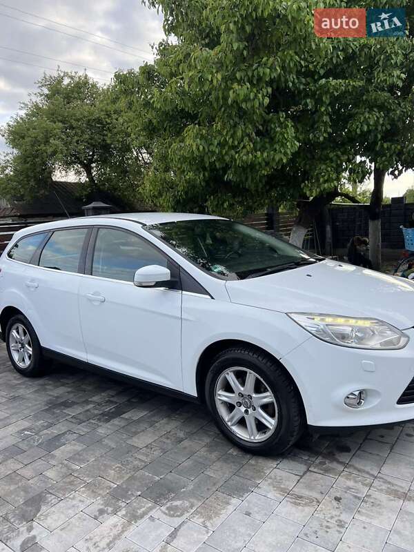 Универсал Ford Focus 2012 в Дерно