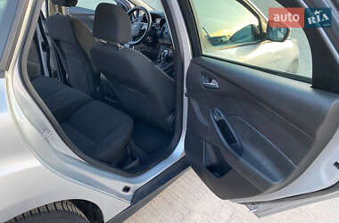 Хетчбек Ford Focus 2015 в 
