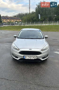 Хэтчбек Ford Focus 2015 в 