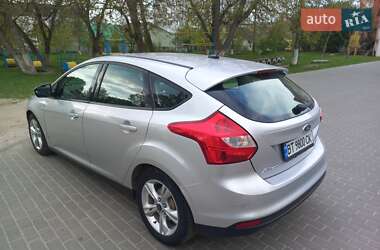 Хэтчбек Ford Focus 2014 в 