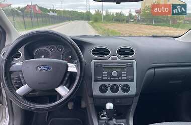 Хэтчбек Ford Focus 2006 в 
