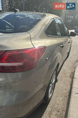 Седан Ford Focus 2016 в 