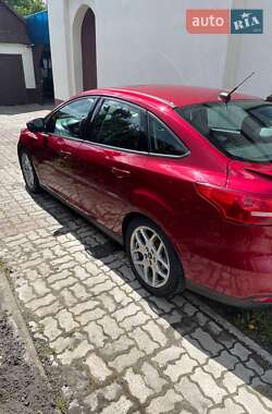 Седан Ford Focus 2015 в 
