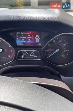 Седан Ford Focus 2015 в 