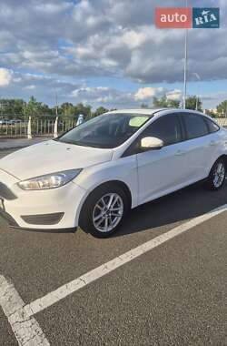 Седан Ford Focus 2015 в Киеве