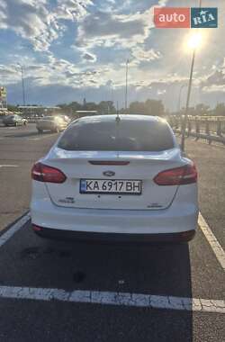 Седан Ford Focus 2015 в 