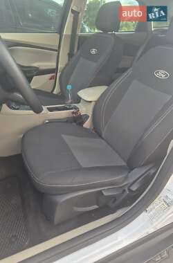 Седан Ford Focus 2015 в 