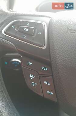 Хэтчбек Ford Focus 2015 в 