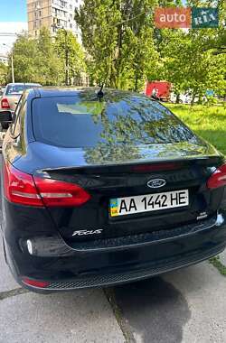 Седан Ford Focus 2015 в 