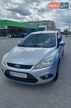 Хэтчбек Ford Focus 2011 в 