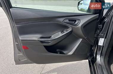 Седан Ford Focus 2016 в 