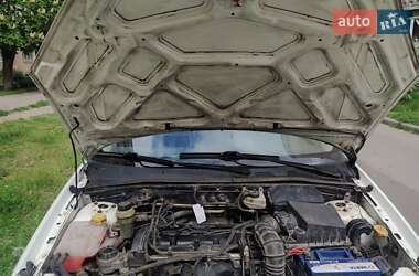 Седан Ford Focus 2004 в Киеве
