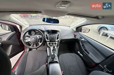Хэтчбек Ford Focus 2012 в 