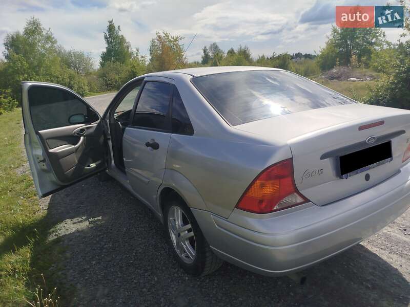 Седан Ford Focus 2000 в Рокитном