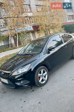 Хэтчбек Ford Focus 2010 в 