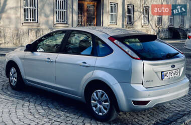 Хэтчбек Ford Focus 2009 в 