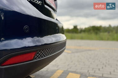 Хэтчбек Ford Focus 2012 в 