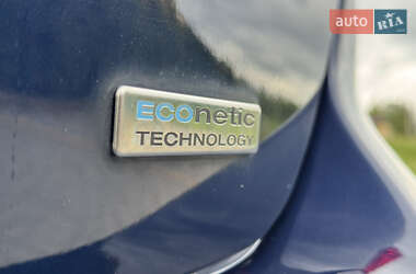 Хэтчбек Ford Focus 2012 в 