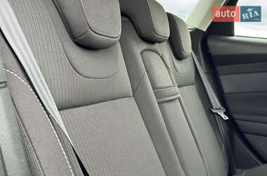 Хэтчбек Ford Focus 2012 в 