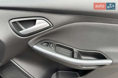 Хетчбек Ford Focus 2014 в 