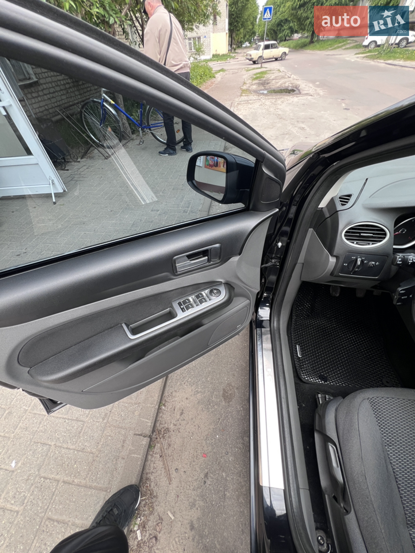 2010 Ford Focus - мініатюра 6