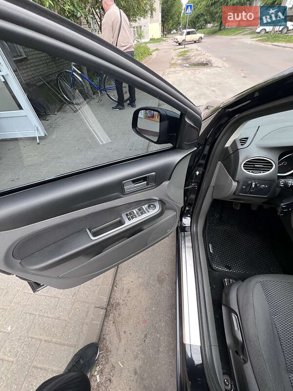 Седан Ford Focus 2010 в Шостці