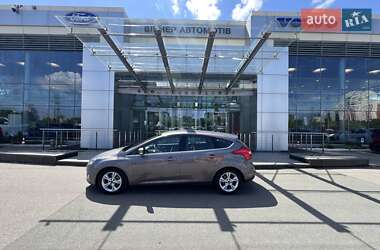 Хэтчбек Ford Focus 2013 в 