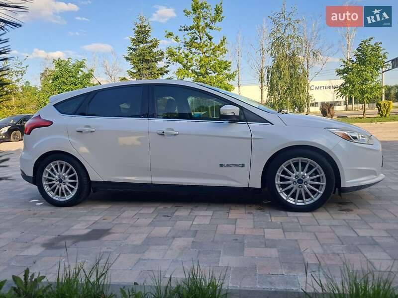 Хетчбек Ford Focus 2015 в Івано-Франківську
