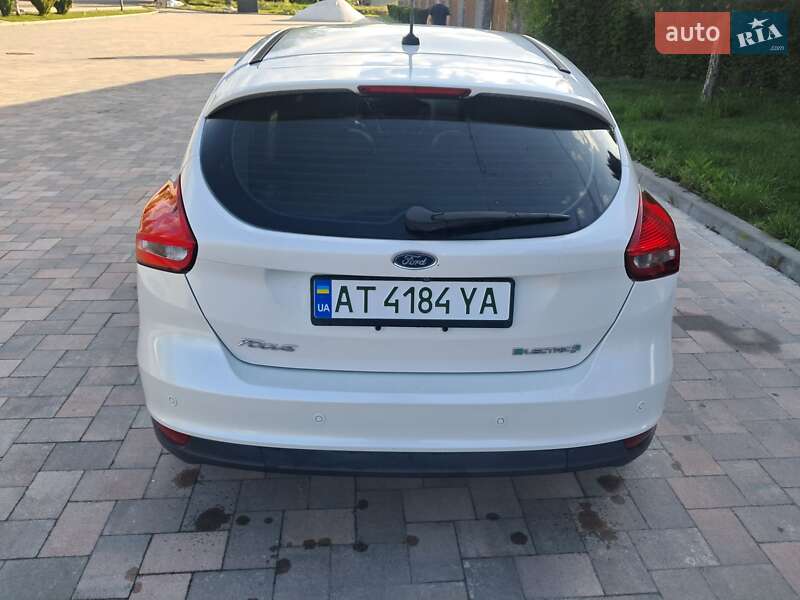 Хетчбек Ford Focus 2015 в Івано-Франківську