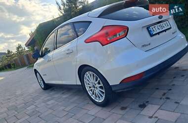 Хэтчбек Ford Focus 2015 в 