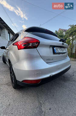 Хэтчбек Ford Focus 2016 в 