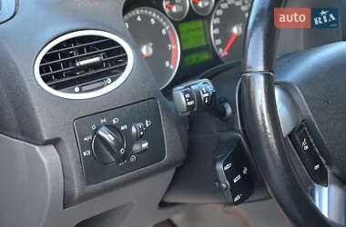 Седан Ford Focus 2005 в 