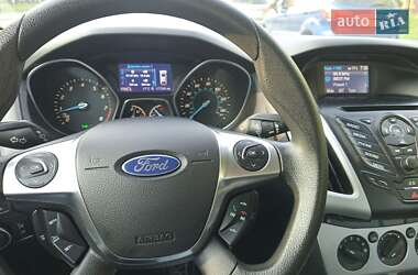 Седан Ford Focus 2013 в 