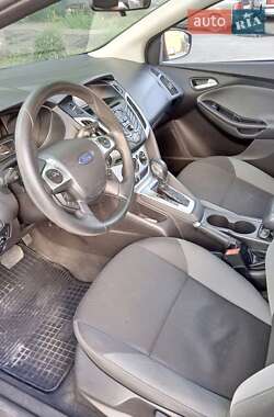 Седан Ford Focus 2013 в 