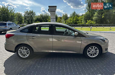 Седан Ford Focus 2014 в 