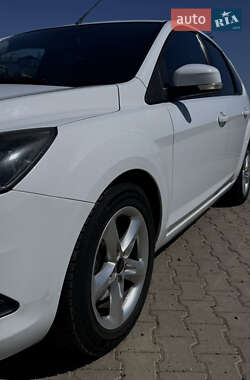 Хэтчбек Ford Focus 2008 в 