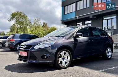 Хэтчбек Ford Focus 2011 в 
