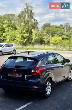 Хэтчбек Ford Focus 2011 в 