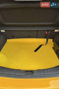 Хэтчбек Ford Focus 2012 в 