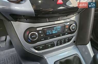 Седан Ford Focus 2011 в 