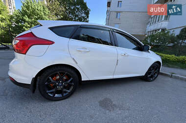 Хэтчбек Ford Focus 2013 в 