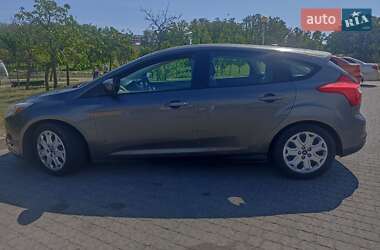 Хэтчбек Ford Focus 2011 в 