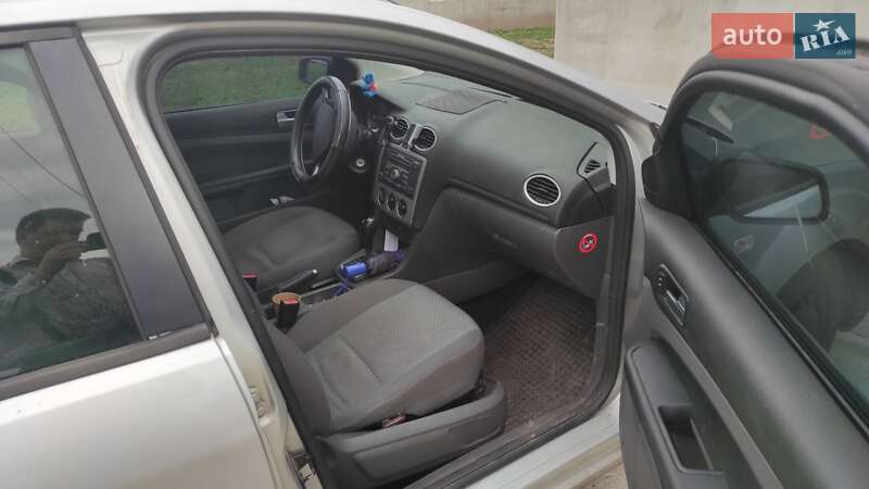Хэтчбек Ford Focus 2006 в Киеве